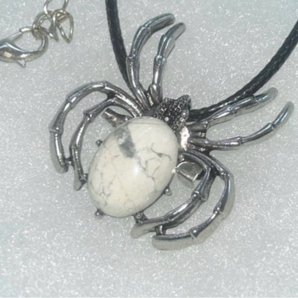 Gothic Black Widow Howlite Spider Black 18-20" Necklace